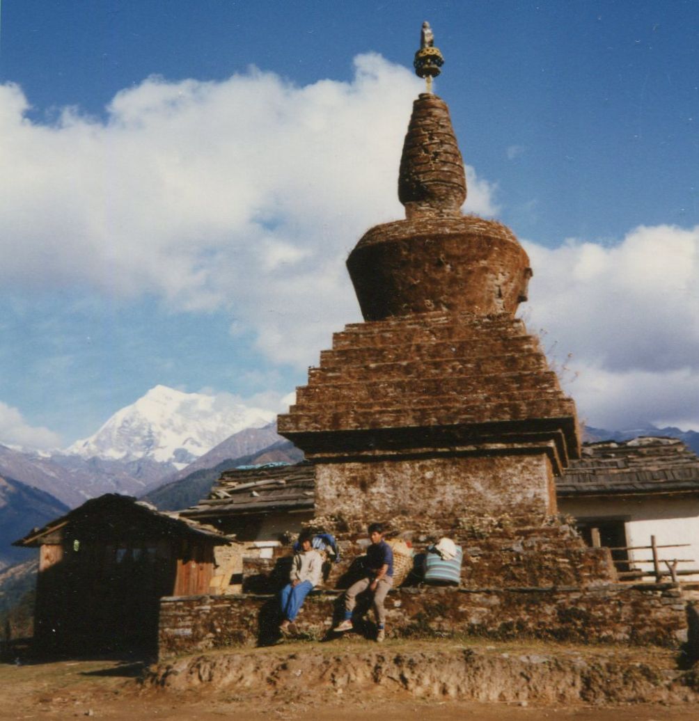 Chorten on Tragsindo Pass