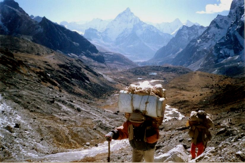 Ama Dablam on ascent to Chola La