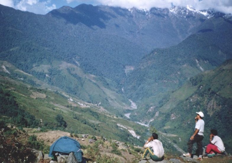 Kasuwa Khola Valley on descent from Tashigaon to Seduah