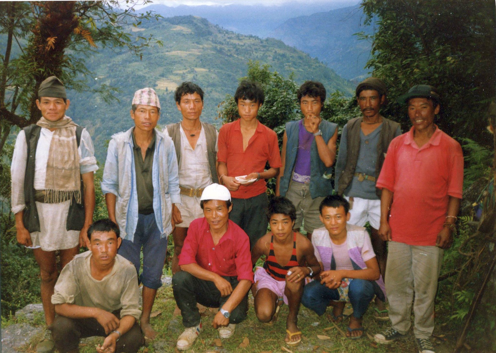 Trekking crew on route from Seduah to Tashigaon