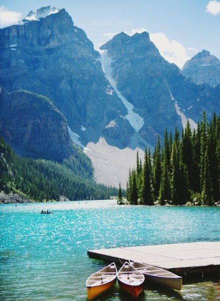 Moraine Lake in Banff National Park, Alberta, Canada