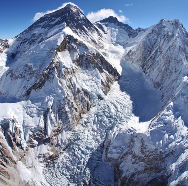 Everest, Western Cwym, Lhotse ( 8516m ) and Nuptse ( 7861m )