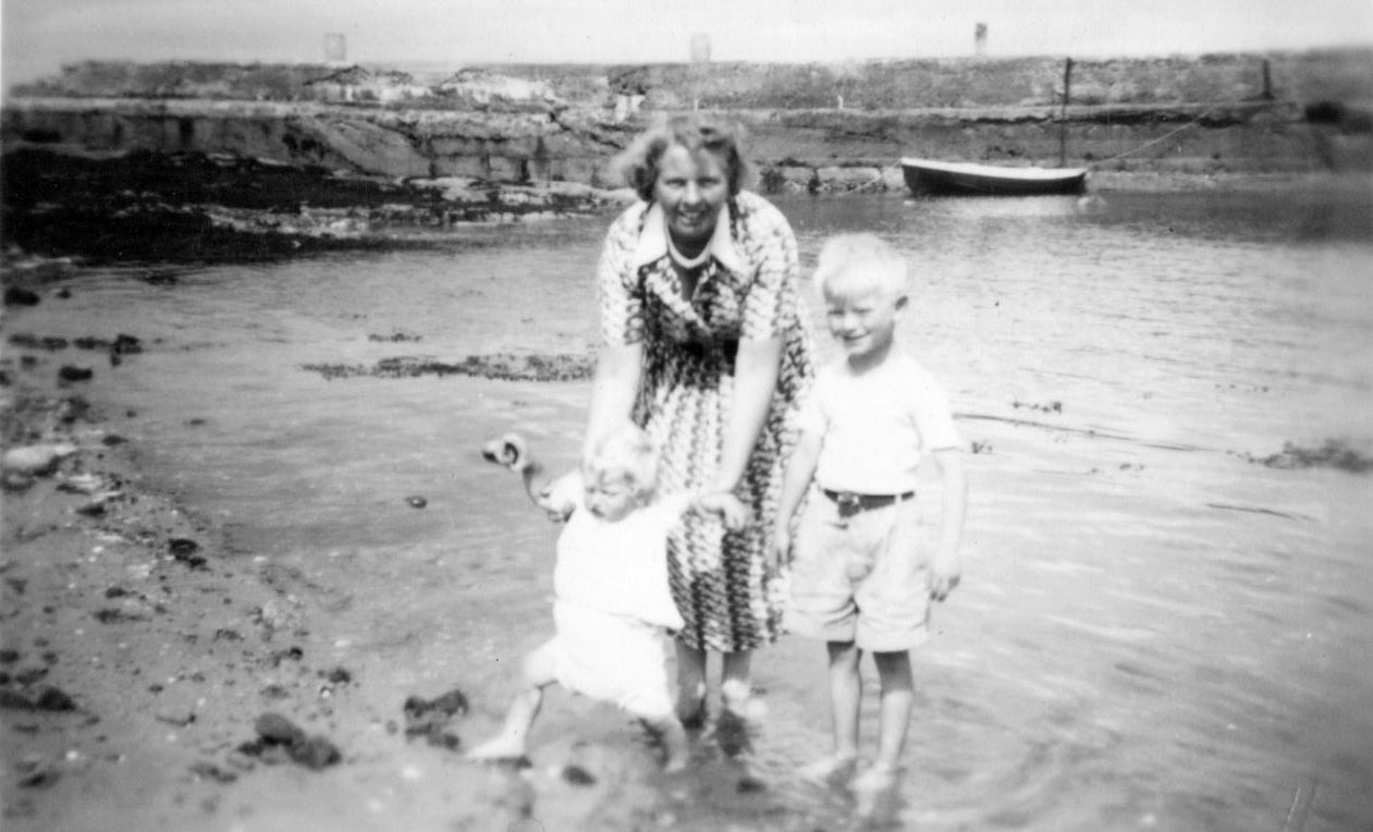 Eric Ingram, Charlotte Ingram and Roy Ingram at Corrie on Isle of Arran