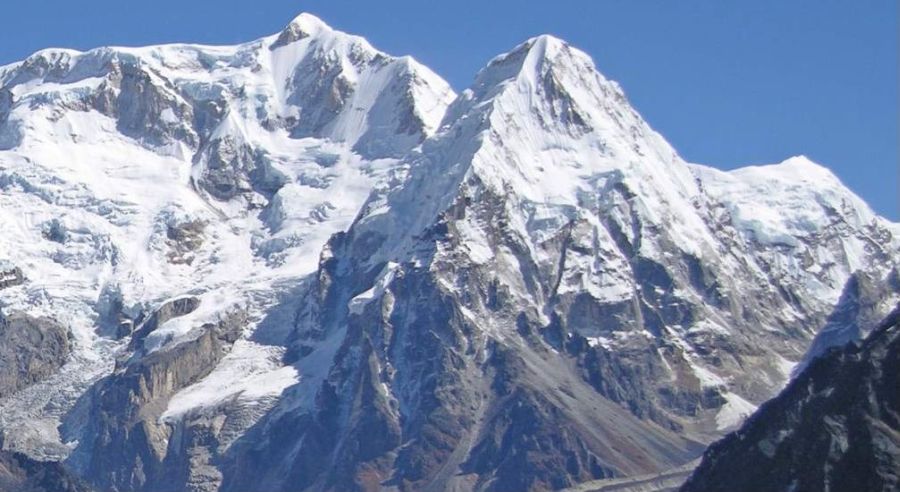 Mount Kabru and Ratong ( Rathong ) on approach to Yalung Glacier, Kangchenjunga South Side