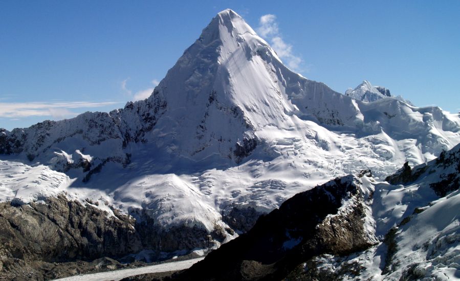 Alpamayo ( 5947m ) in the Andes of Peru