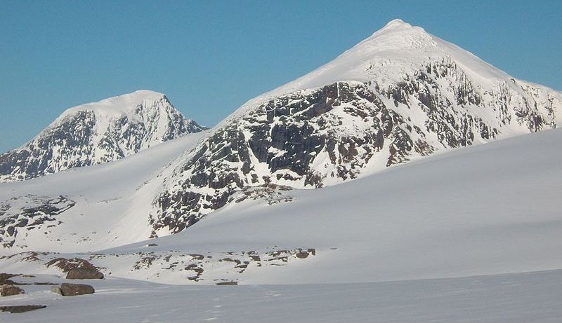 Traverse of Okstinden Ice Field