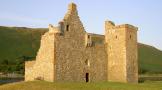 Lochranza_castle_w.JPG