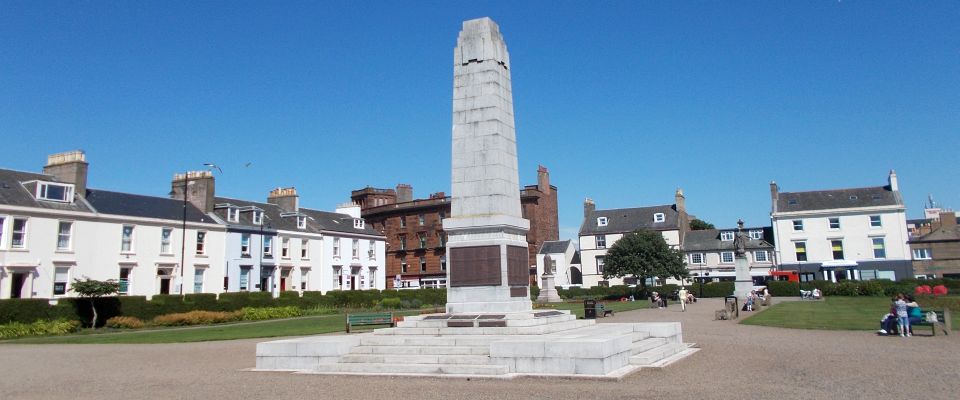 Cenotaph in Wellington Square Gardens