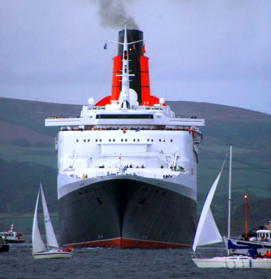 RMS Queen Elizabeth 2 ( QEII )