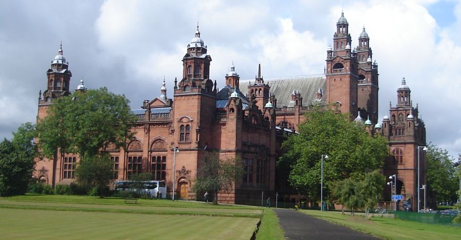 Glasgow Art Gallery from Kelvingrove Park