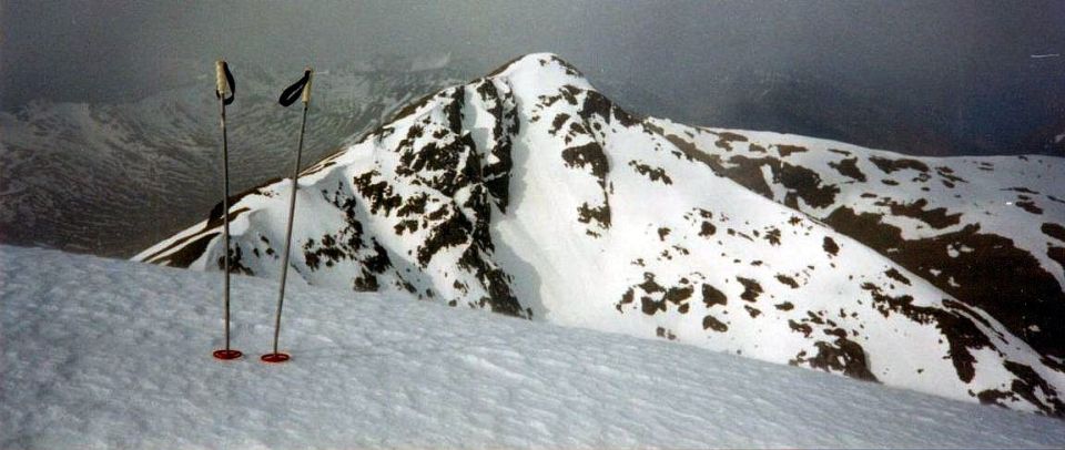 A'Chralaig to Mullach Fraoch-choire ridge