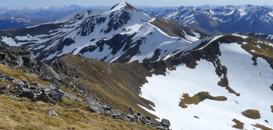 A'Chralaig to Mullach Fraoch-choire ridge