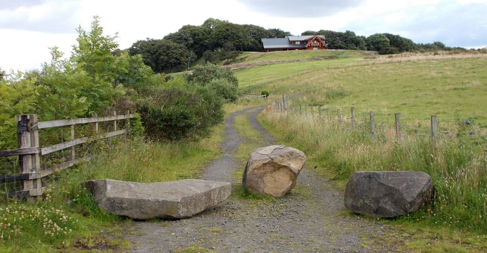 Trail over Platt Hill above Ratho