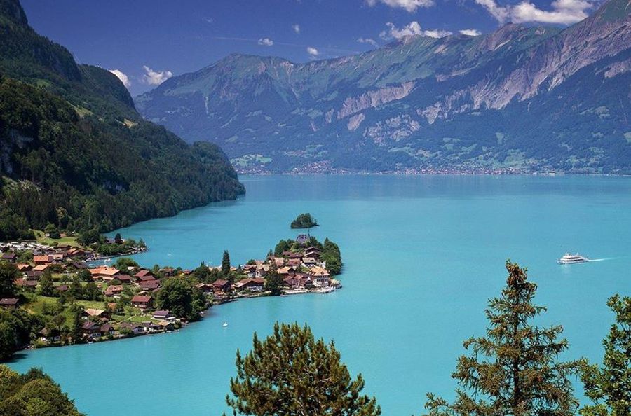 Brienzersee / Lake Brienz