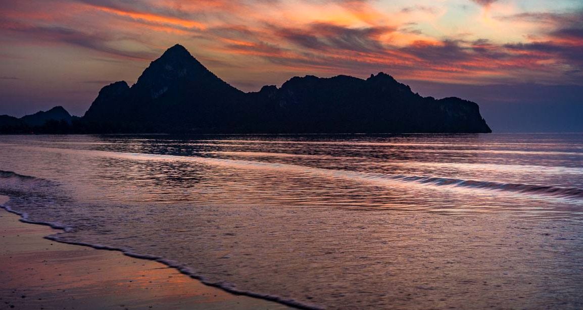 Sunset at Ao Manao at Prachuap Kiri Khan