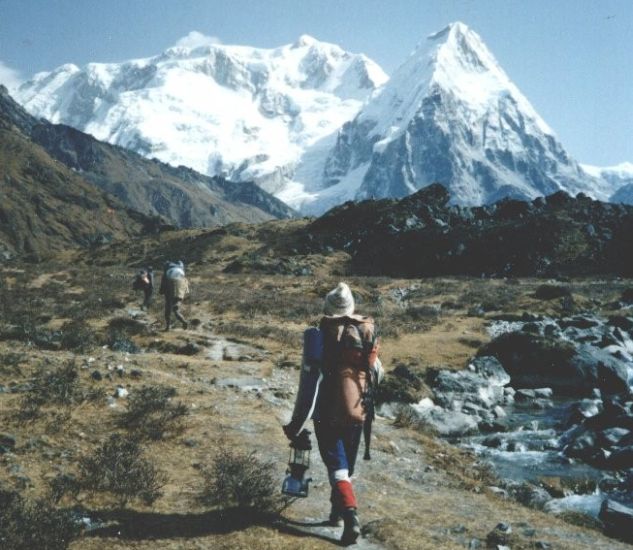 Approaching Yalung on Kangchenjunga south side